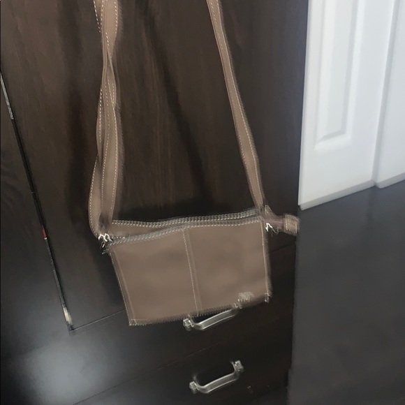 Authentic Roots crossbody - Picture 2 of 5